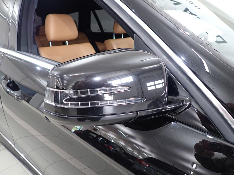 MERCEDES-BENZ E 2011