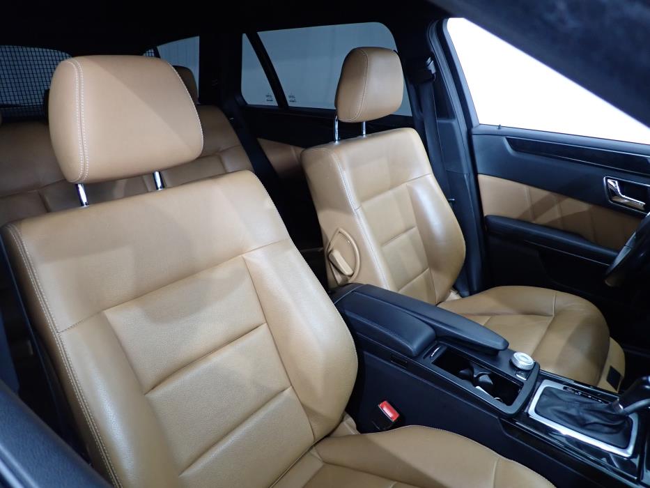 MERCEDES-BENZ E 2011