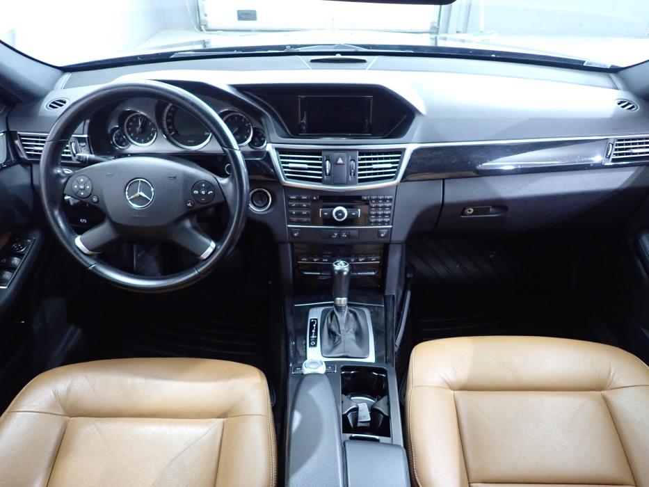 MERCEDES-BENZ E 2011