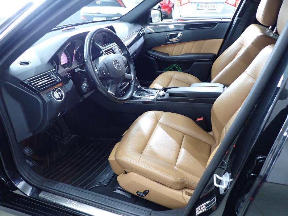 MERCEDES-BENZ E 2011