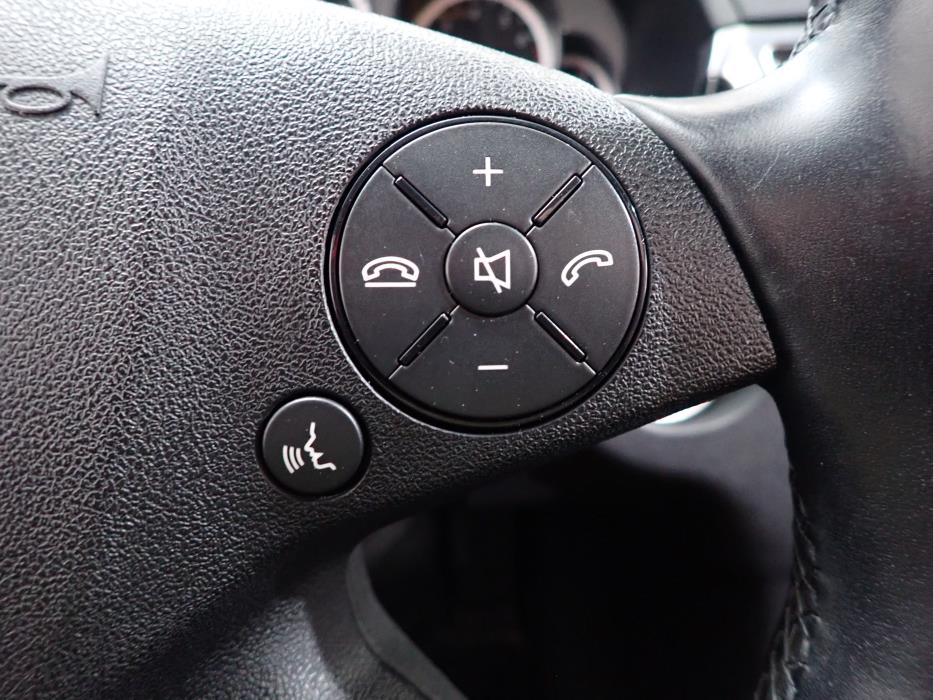 MERCEDES-BENZ E 2011