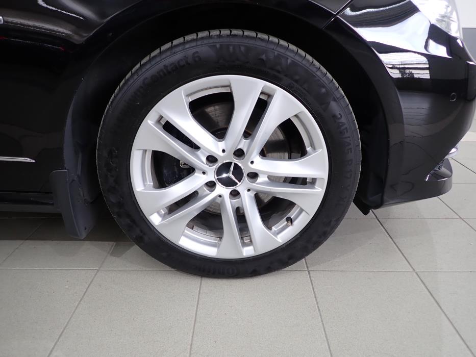 MERCEDES-BENZ E 2011