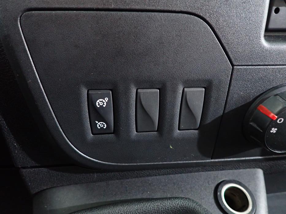 RENAULT Master 2011