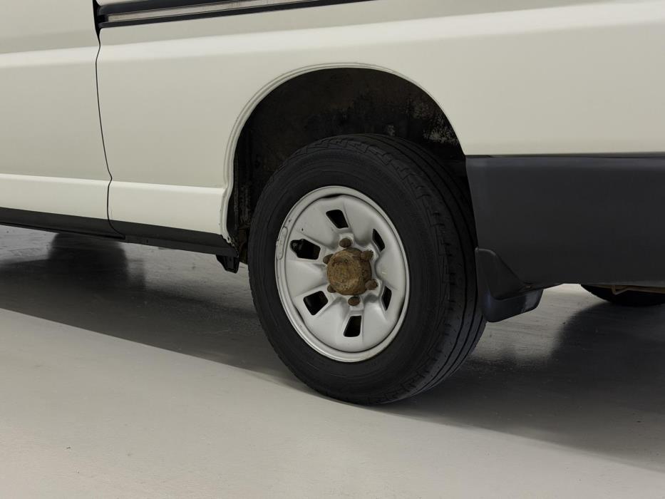 TOYOTA Hiace 2012