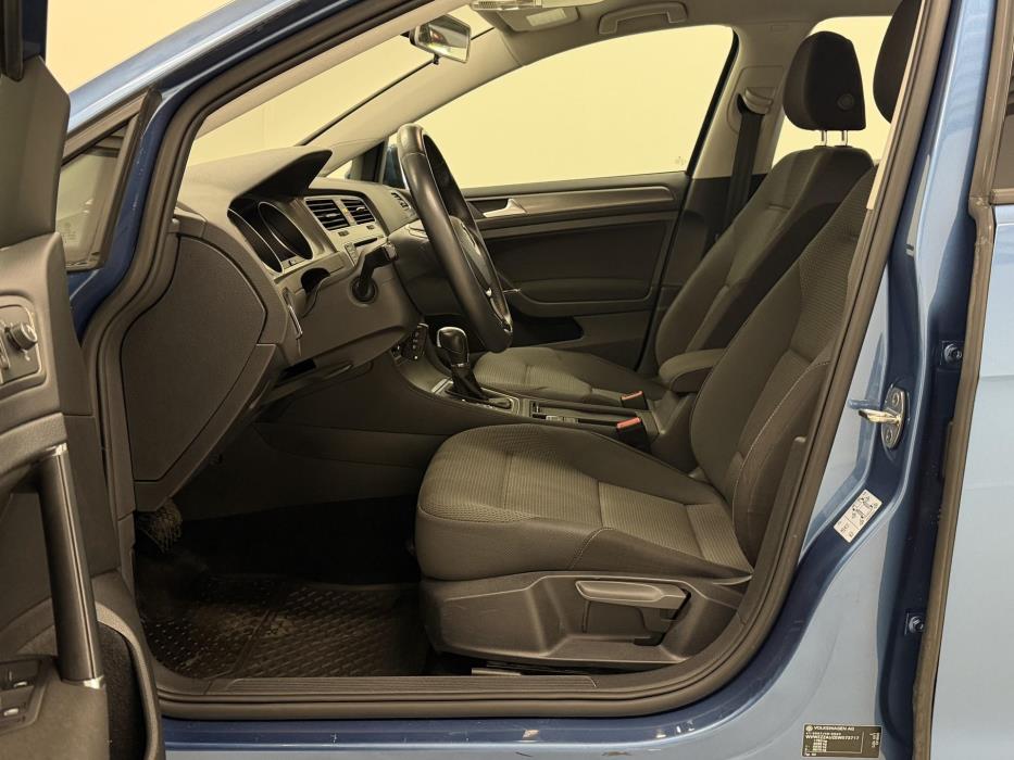 VOLKSWAGEN Golf 2014