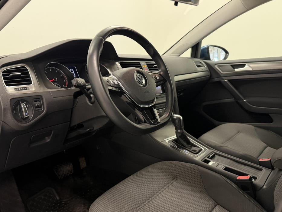 VOLKSWAGEN Golf 2014