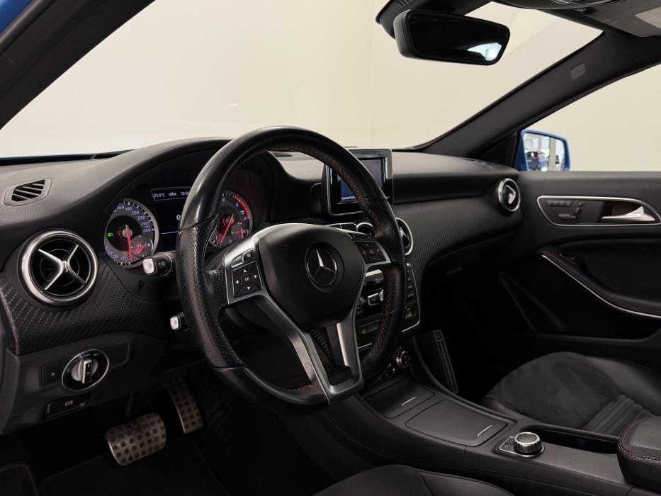 MERCEDES-BENZ A 2013