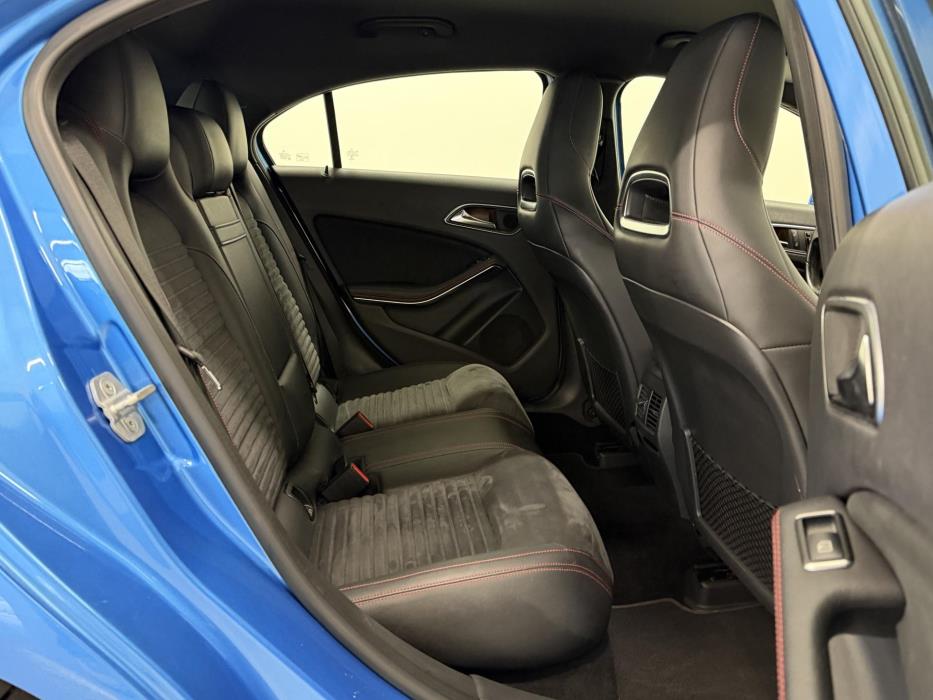 MERCEDES-BENZ A 2013