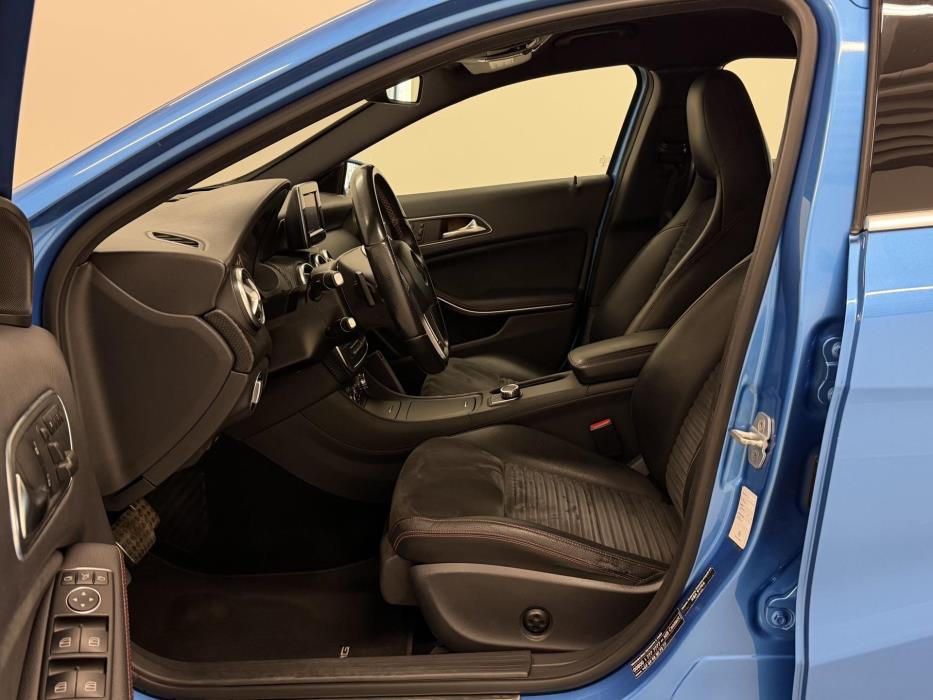 MERCEDES-BENZ A 2013