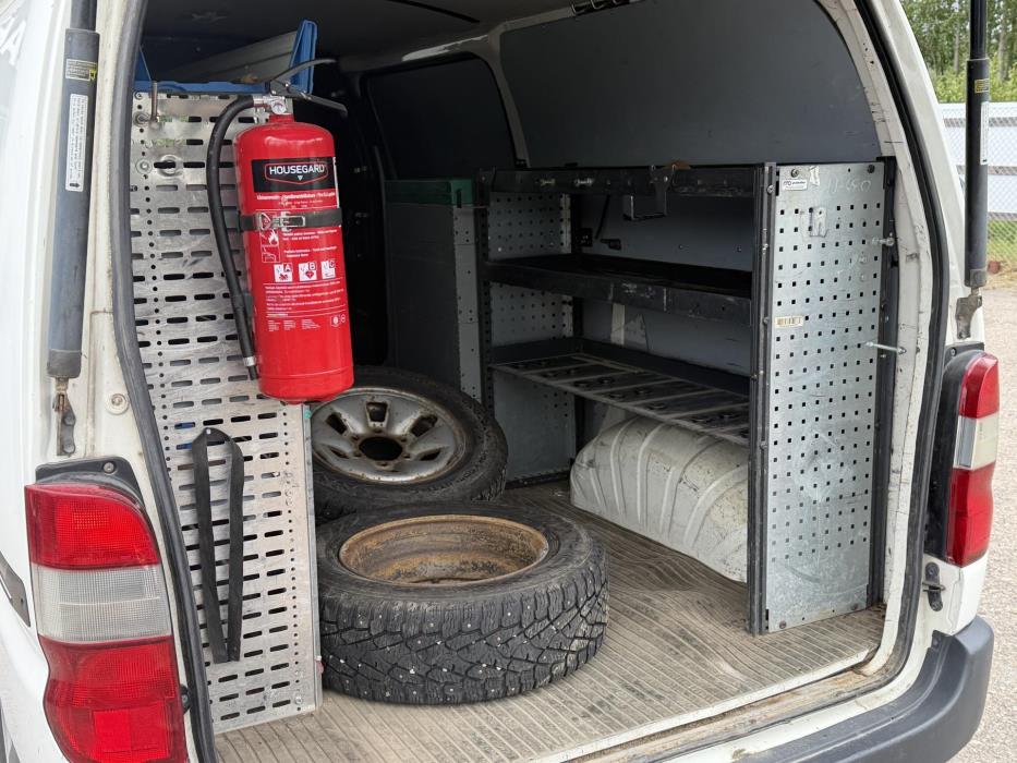 TOYOTA Hiace 2012