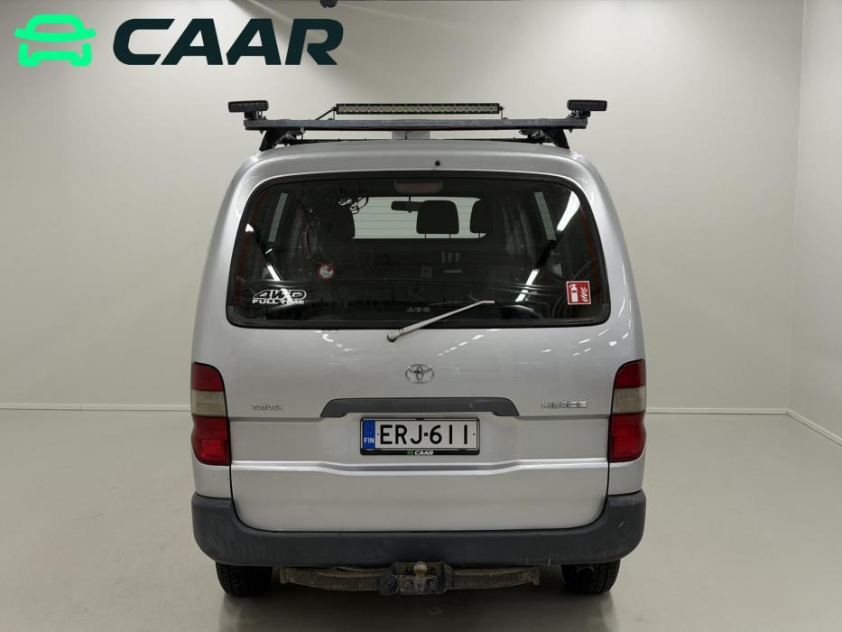 TOYOTA Hiace 2005
