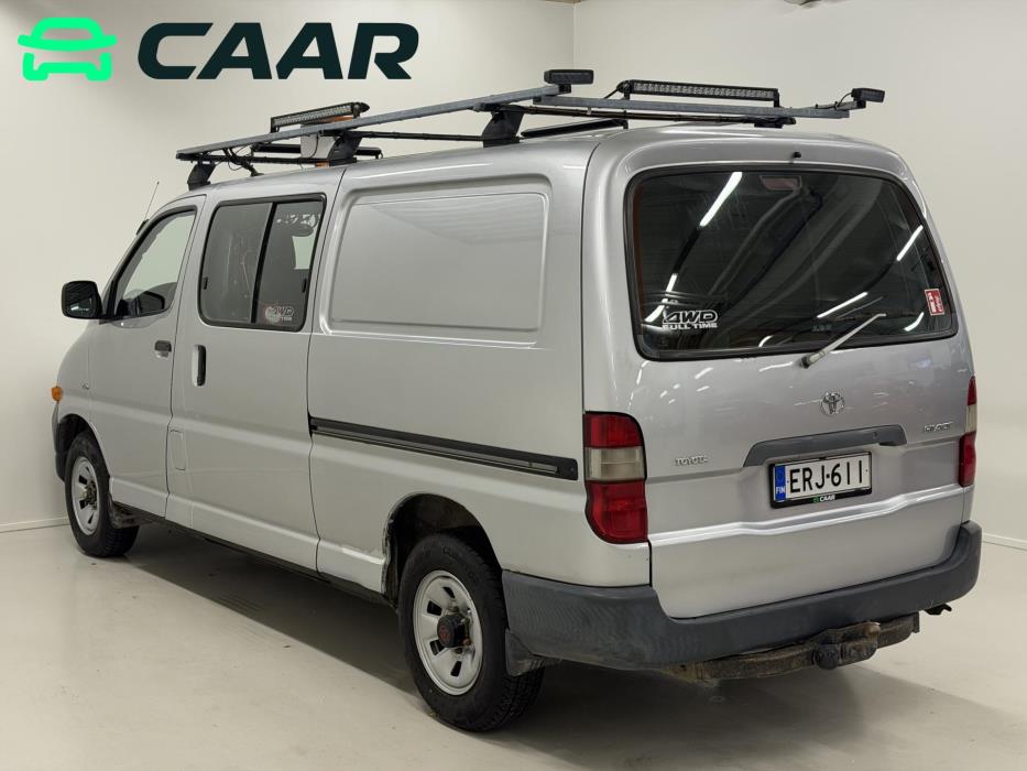 TOYOTA Hiace 2005
