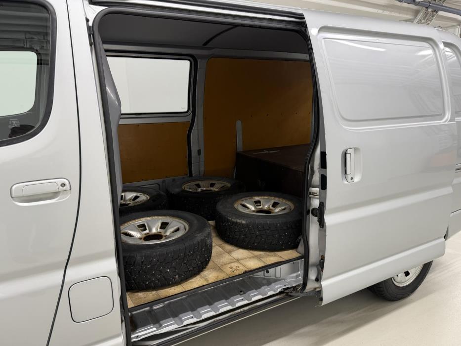 TOYOTA Hiace 2007