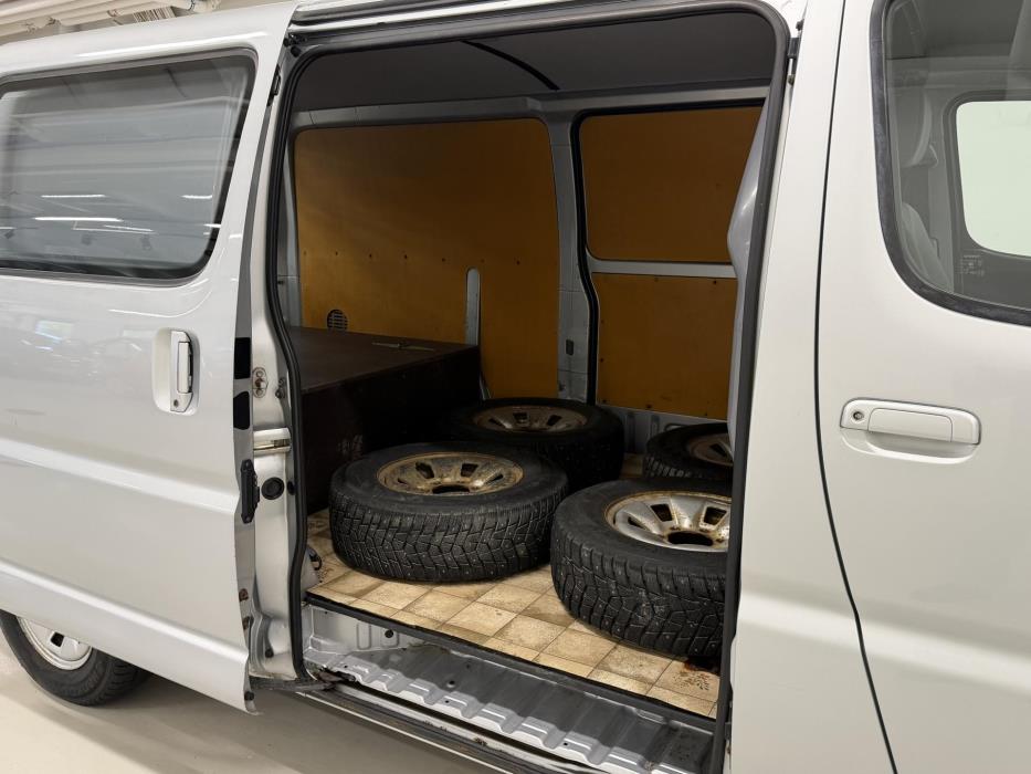 TOYOTA Hiace 2007