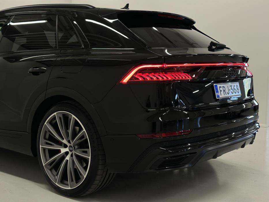 AUDI Q8 2023