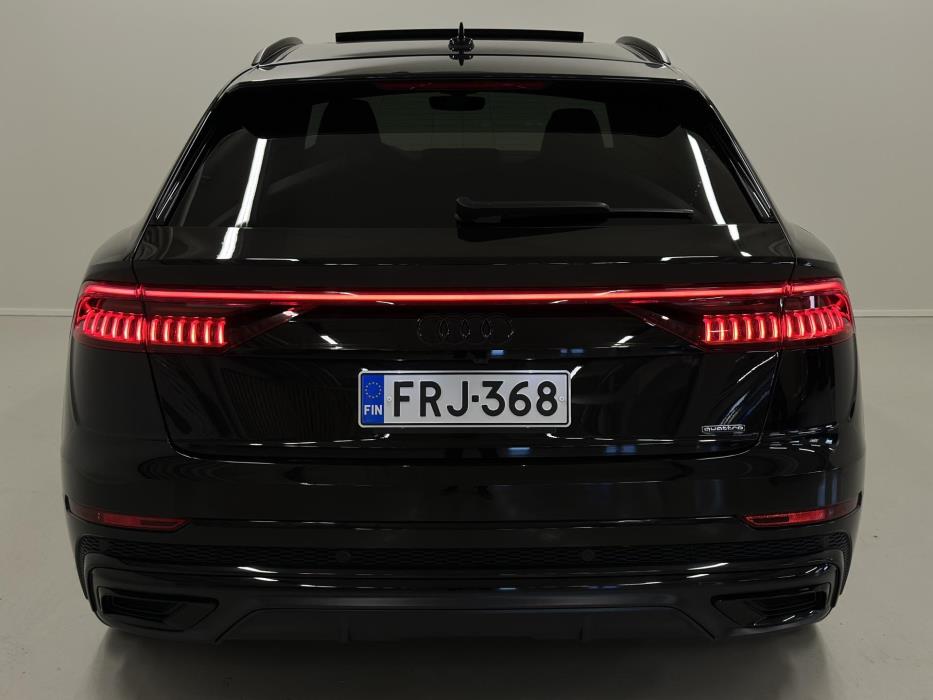 AUDI Q8 2023