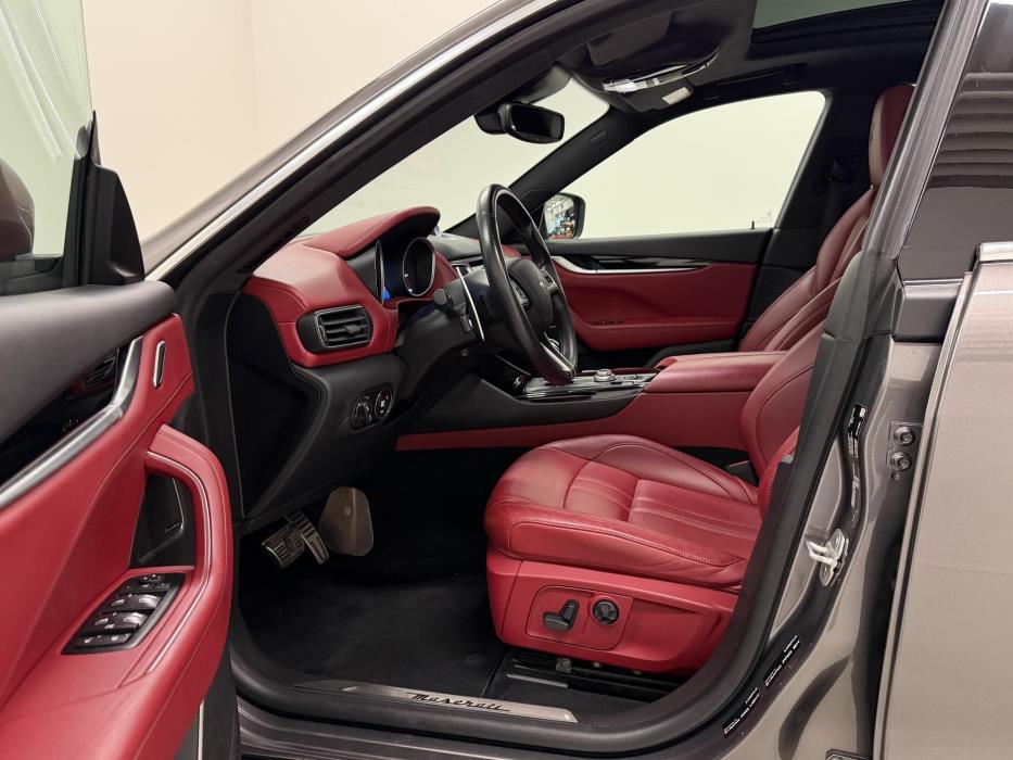 MASERATI Levante 2017