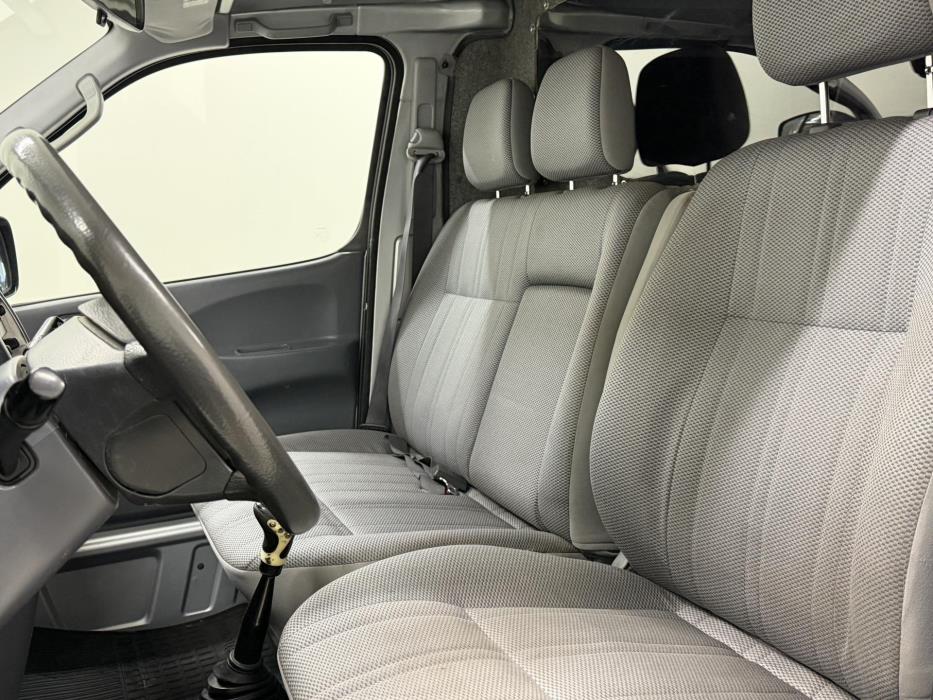TOYOTA Hiace 2008