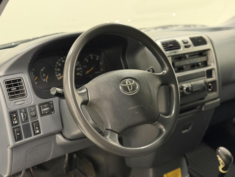 TOYOTA Hiace 2008