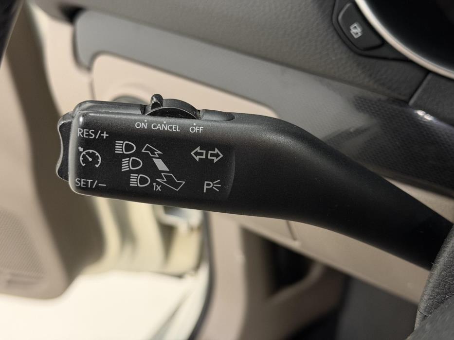 VOLKSWAGEN Golf 2011