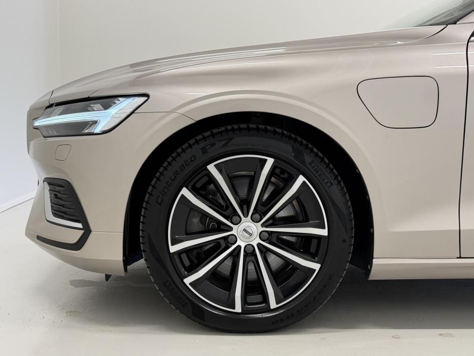 VOLVO V60 2024