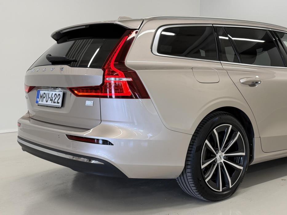 VOLVO V60 2024