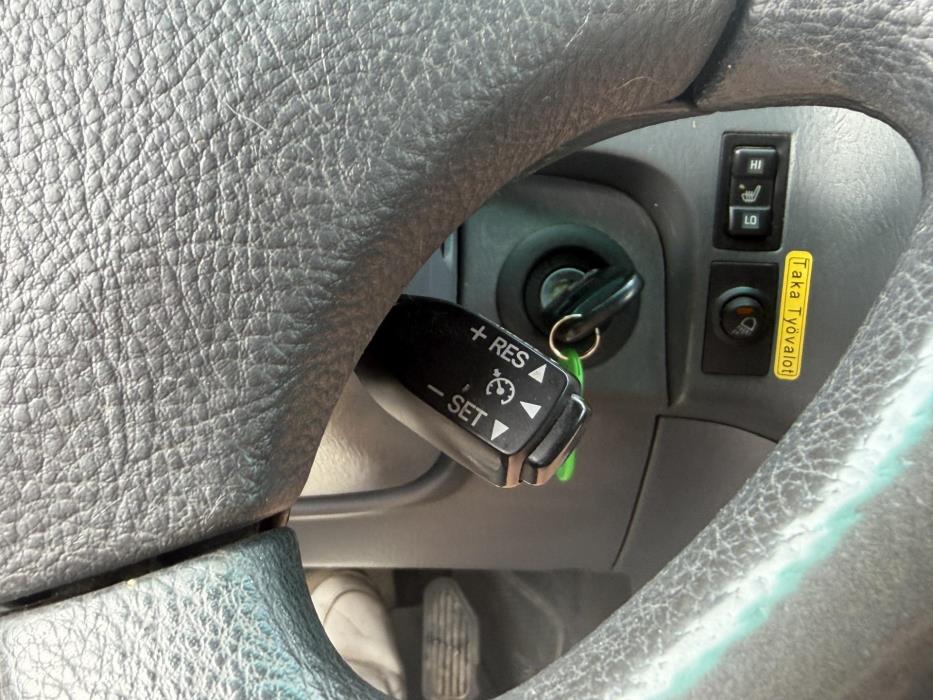 TOYOTA Hiace 2011