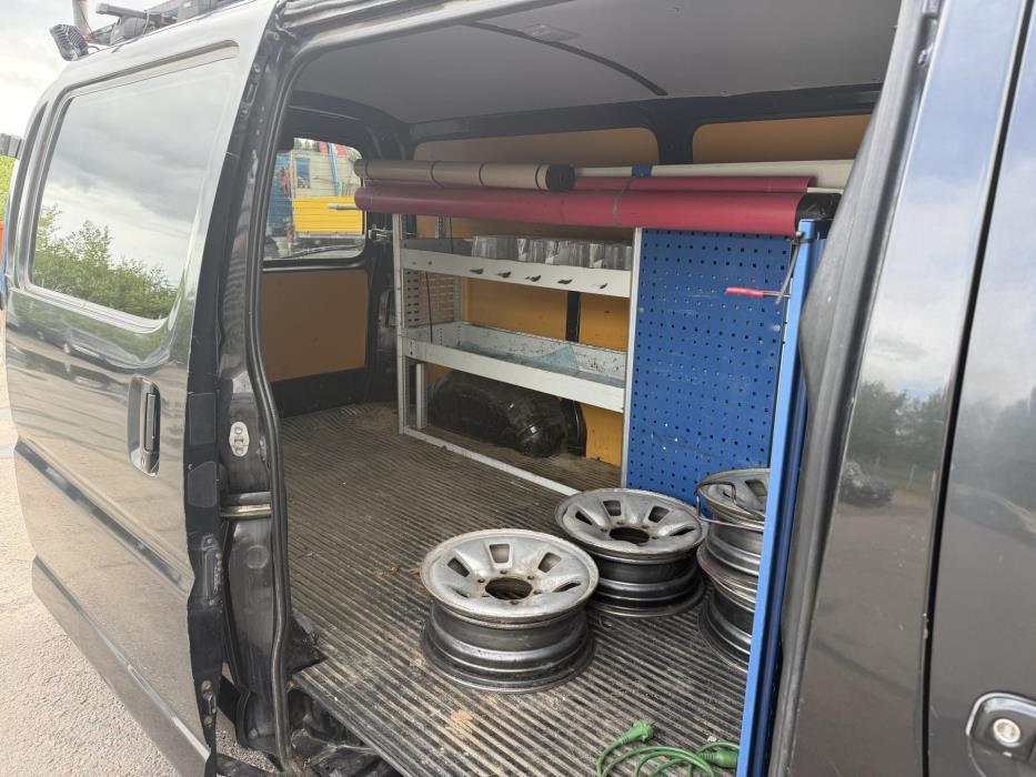 TOYOTA Hiace 2011