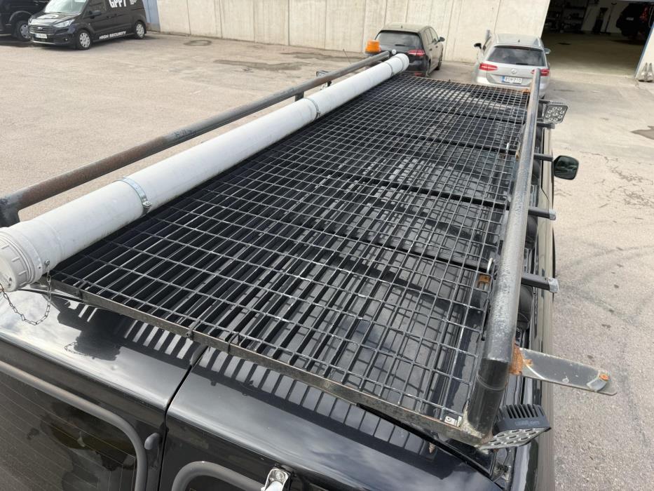 TOYOTA Hiace 2011