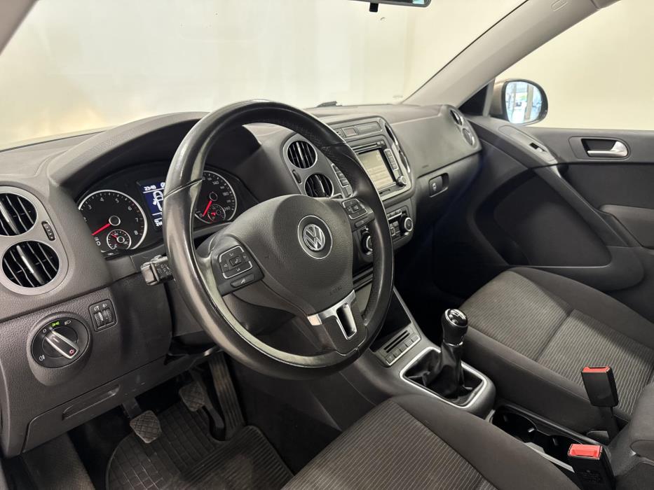 VOLKSWAGEN Tiguan 2012
