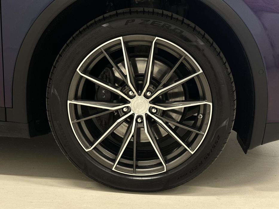 TESLA Model X 2021