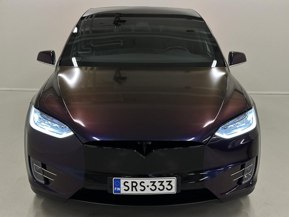 TESLA Model X 2021