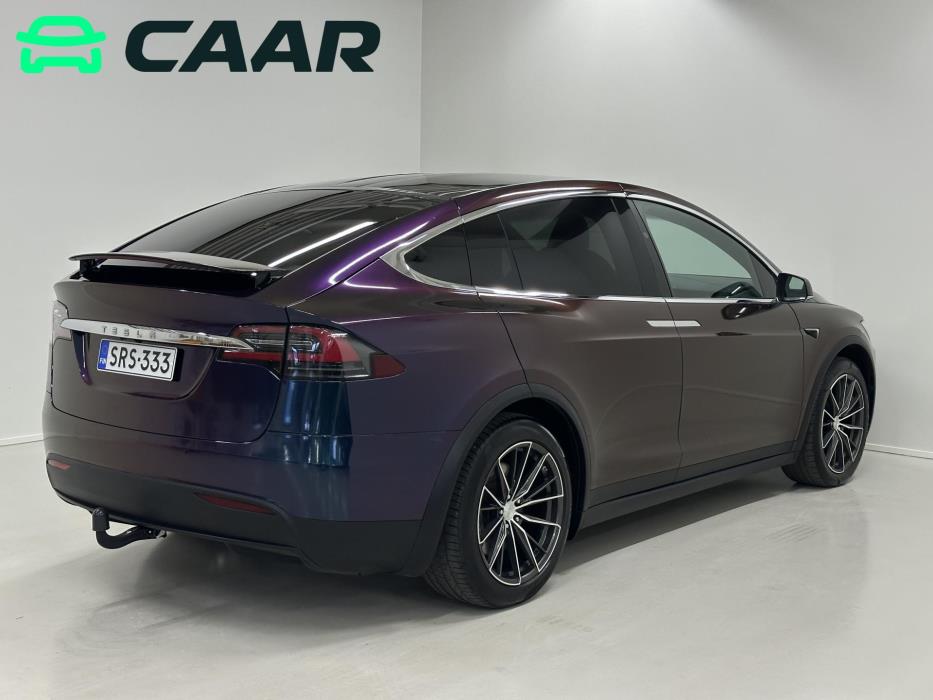 TESLA Model X 2021