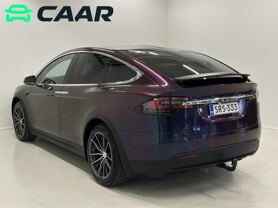 TESLA Model X 2021