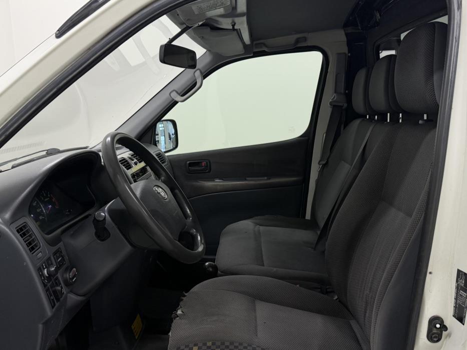 TOYOTA HIACE 2008