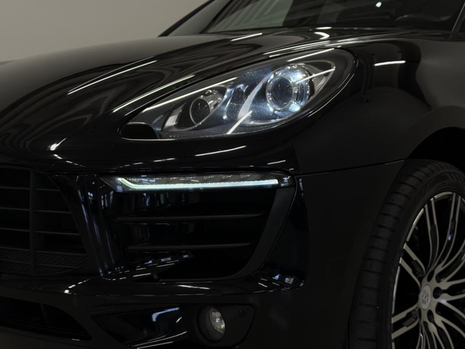 PORSCHE Macan 2015