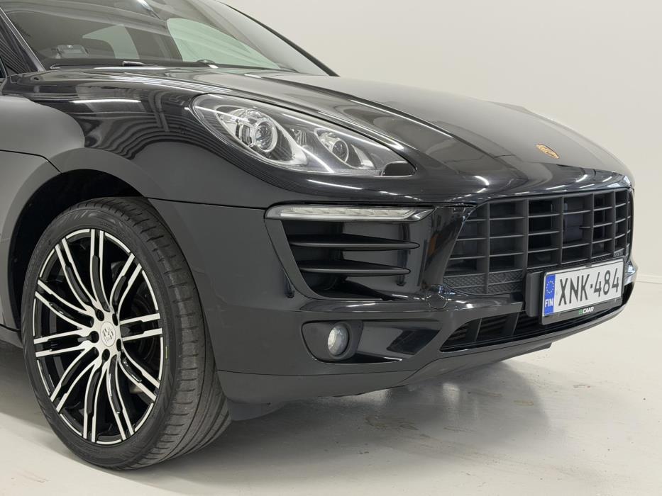 PORSCHE Macan 2015