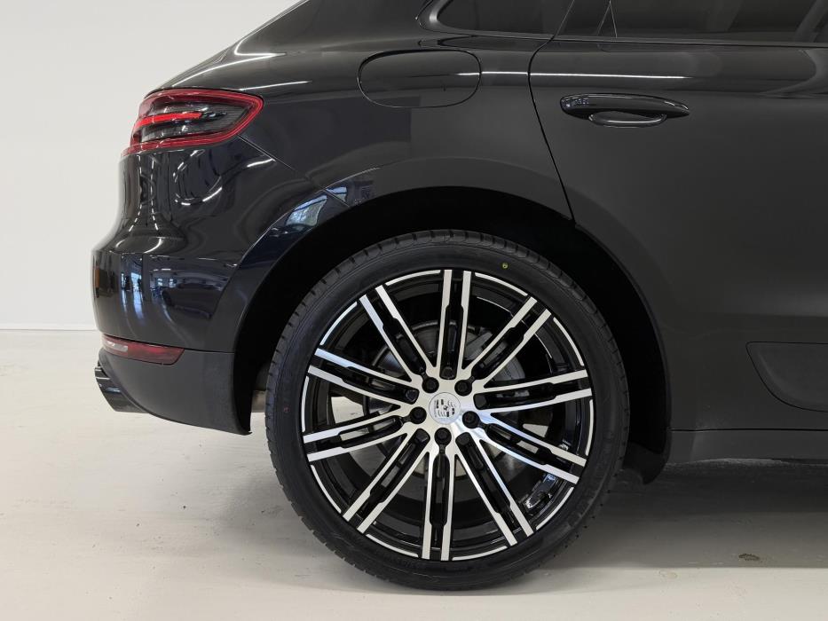 PORSCHE Macan 2015