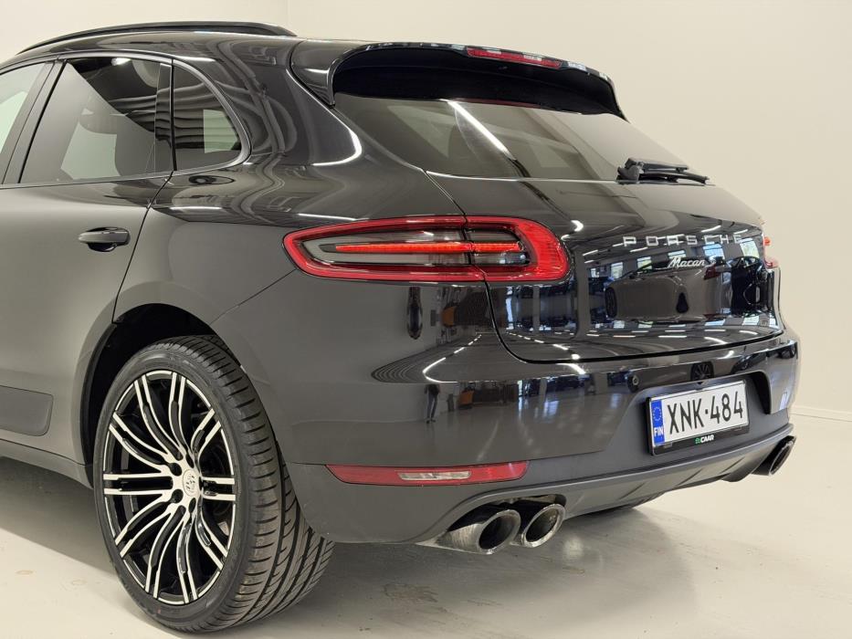 PORSCHE Macan 2015