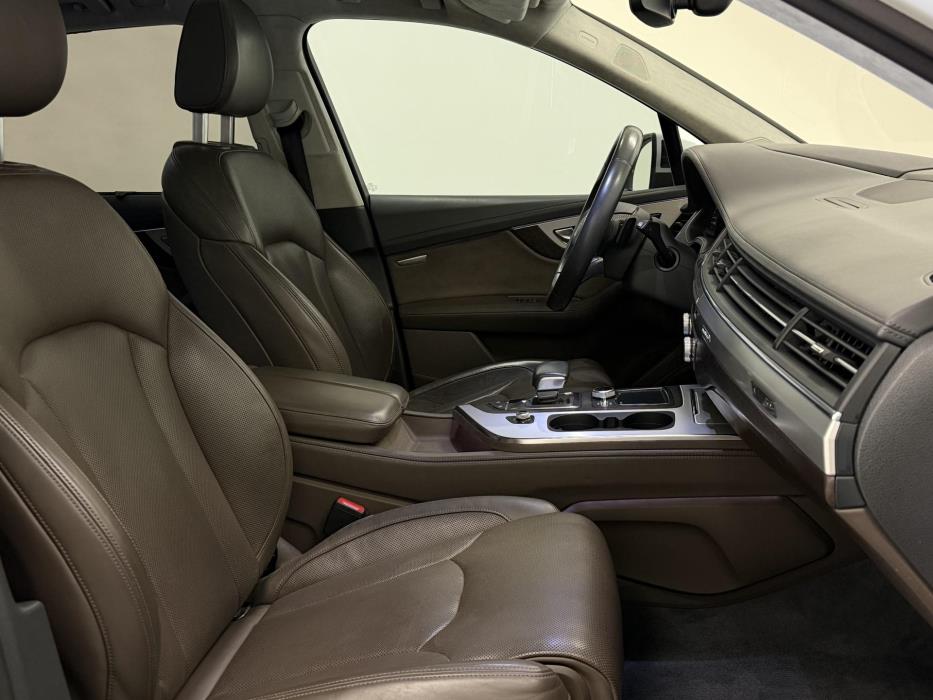 AUDI Q7 2018