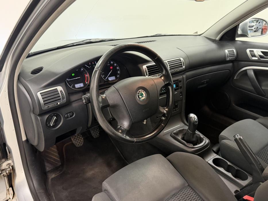 SKODA Superb 2008