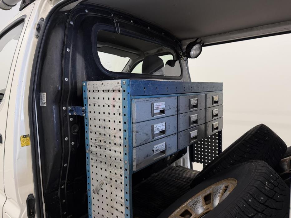 TOYOTA Hiace 2012