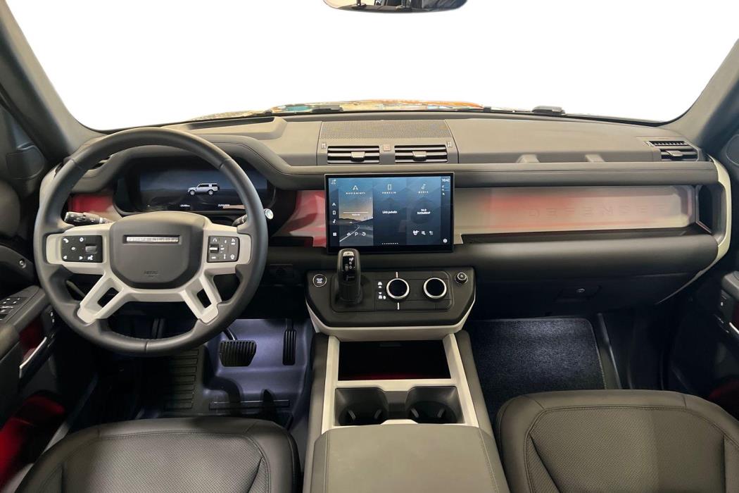 Land Rover Defender 2025