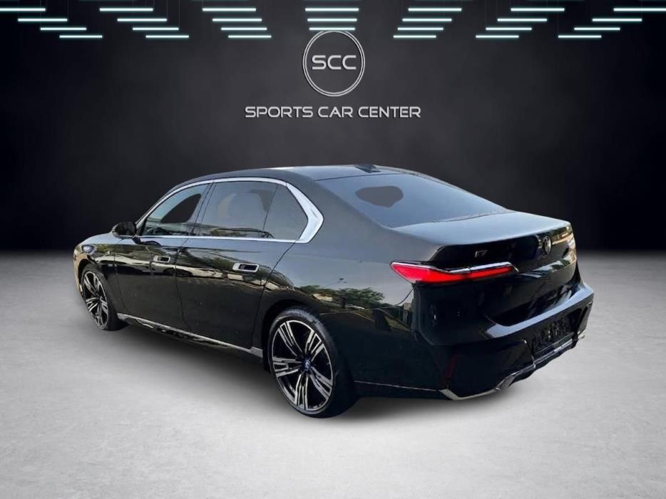 BMW i7 2023
