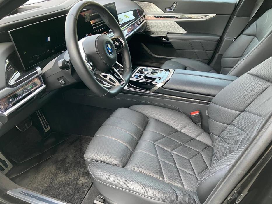 BMW i7 2023