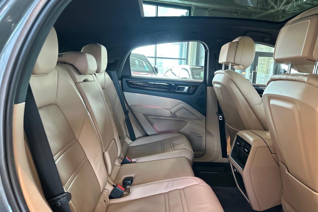 Porsche Cayenne 2021