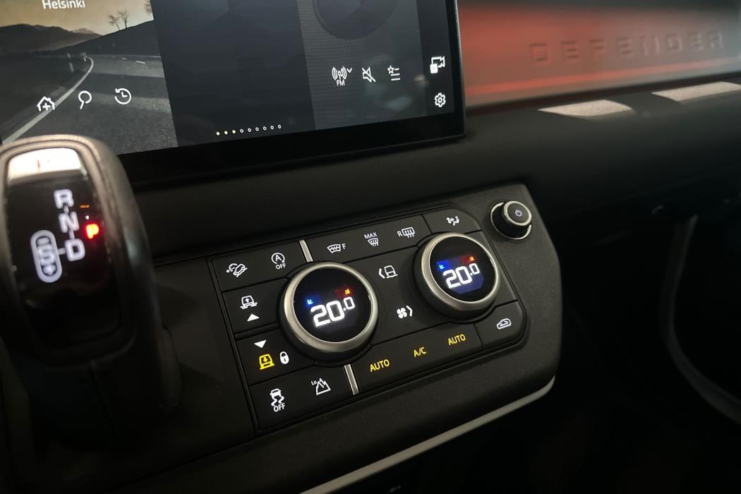 Land Rover Defender 2022