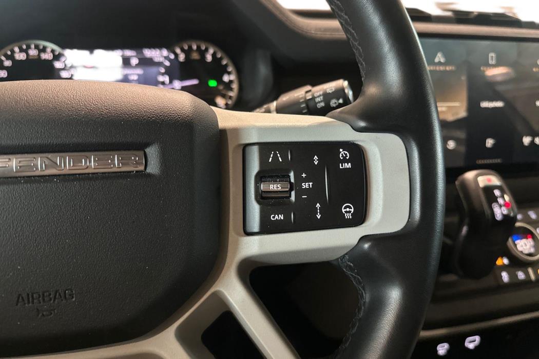 Land Rover Defender 2022