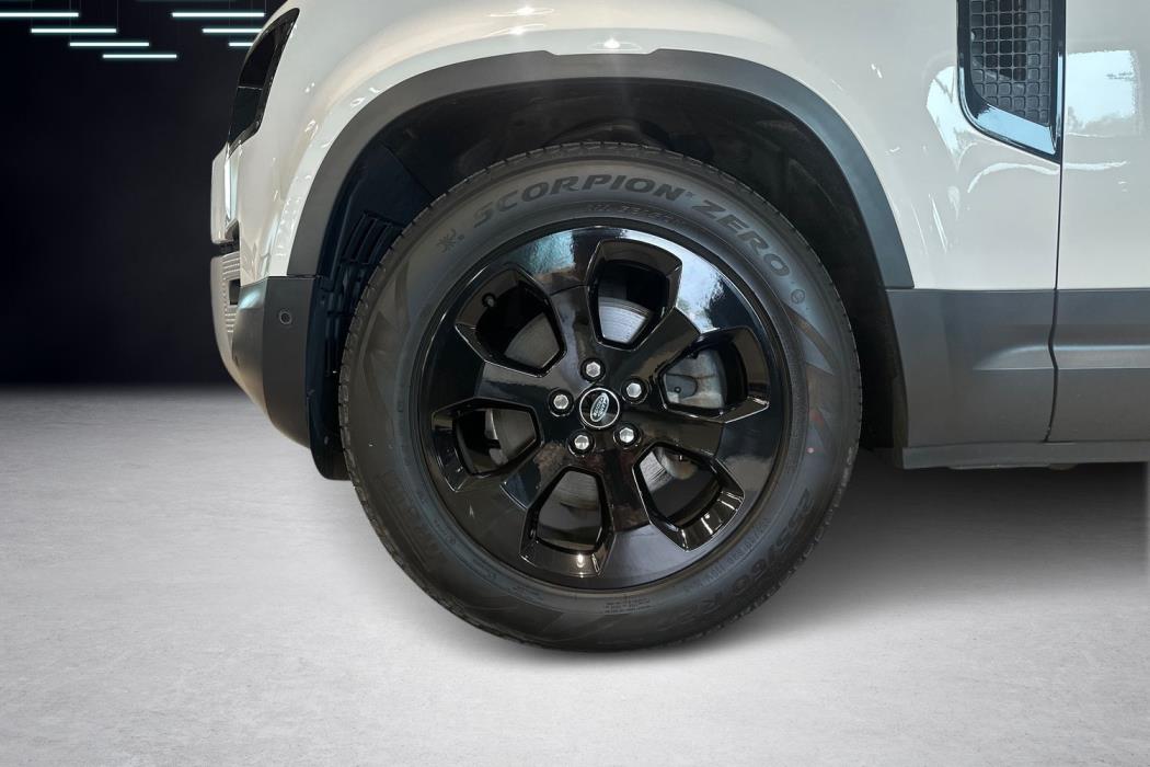 Land Rover Defender 2022