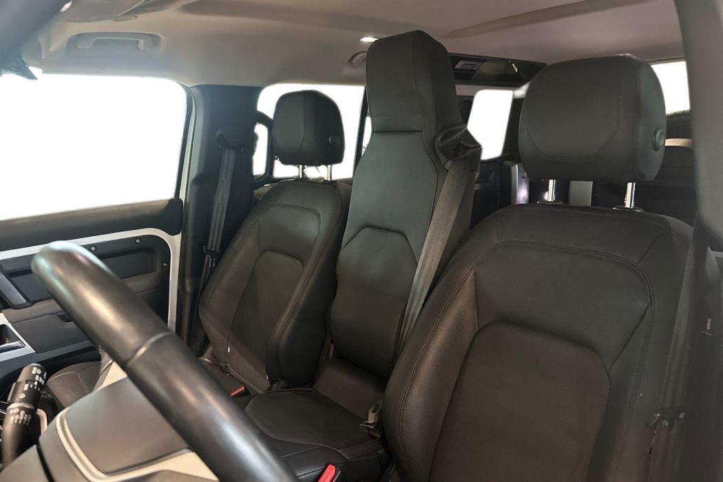 Land Rover Defender 2022
